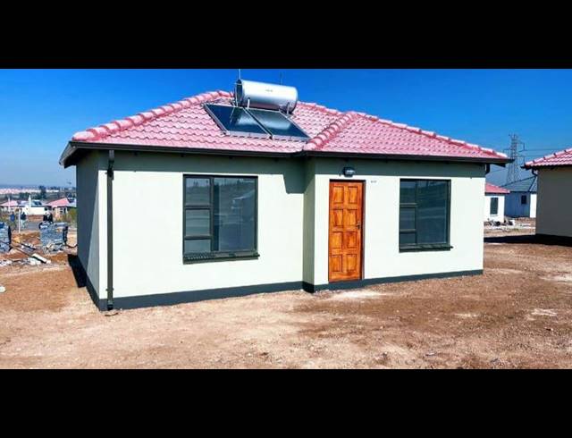 2 BEDROOM HOUSE FOR SALE IN CRYSTAL PARK
